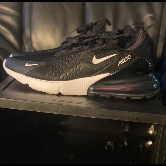Nike Air Max 270 - Picture 1 of 2